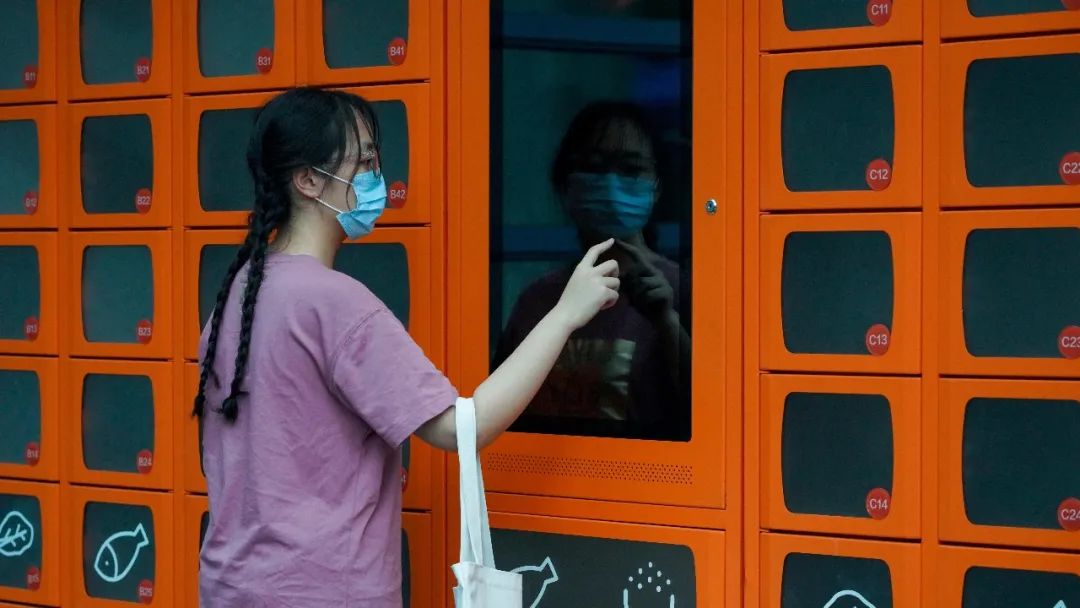 諄勤工業(yè)平板電腦攜手外賣取餐柜，邁進(jìn)外賣新時代